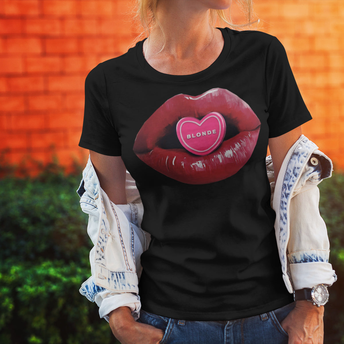 BLONDE - Women's T-Shirt